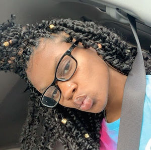 Meet your Posher, Kaila